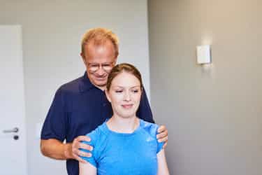 Frozen Shoulder: Ursachen, Phasen und moderne Behandlung
